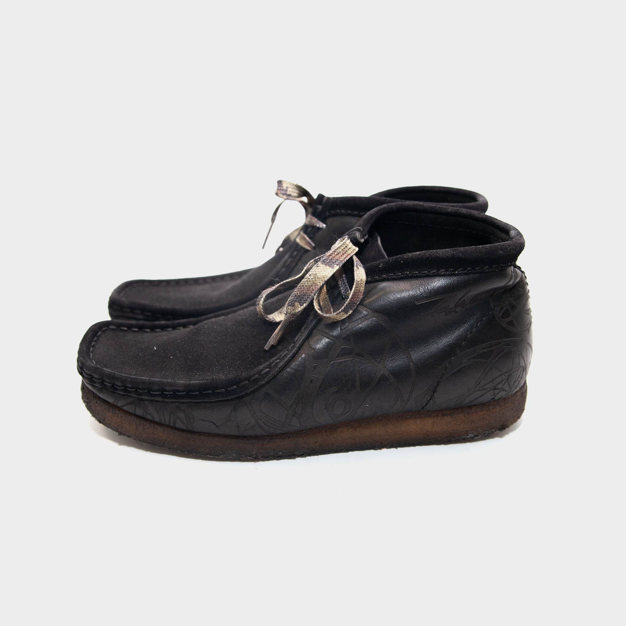 FUTURA x Clarks Wallabee Black [USED] – AygeYard