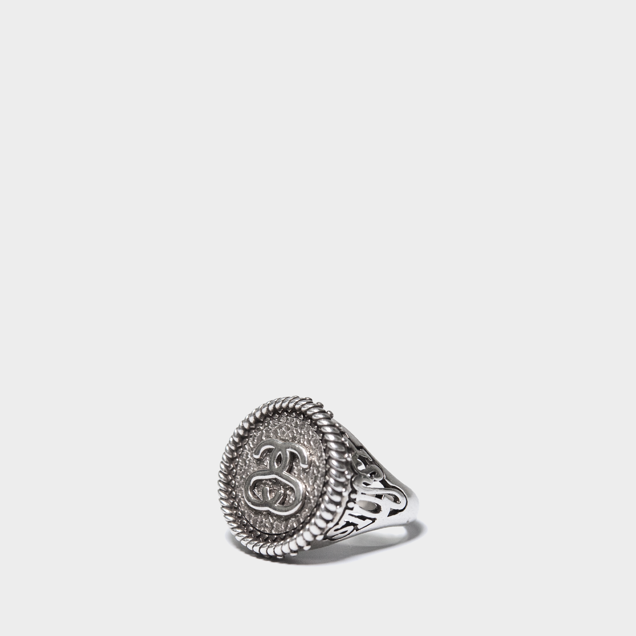 STUSSY SOVEREGIN RING [USED] – AygeYard