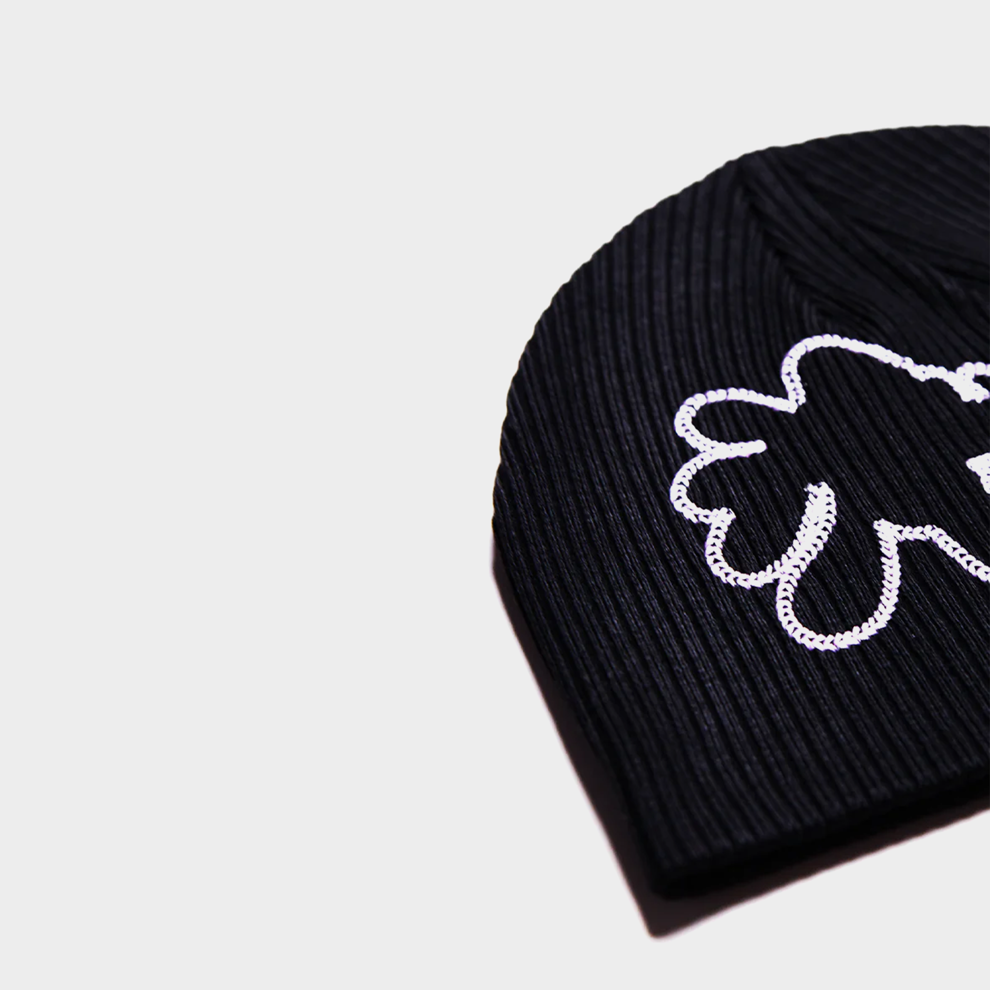 Framed Embroidered Beanie [BLACK]